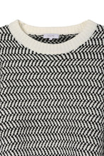 Load image into Gallery viewer, Herringbone Pattern Crew Neck Sweater
